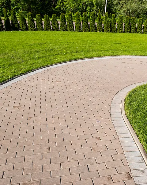 Residential driveway isntallation from Outdoorscapes