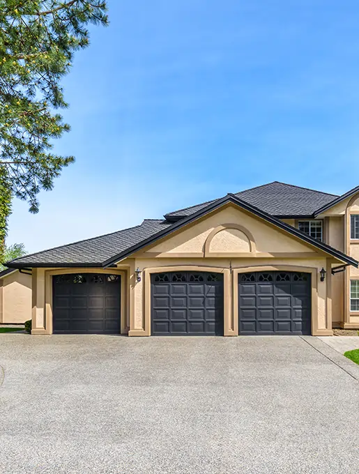 Custom outdoorscapes Driveway installation