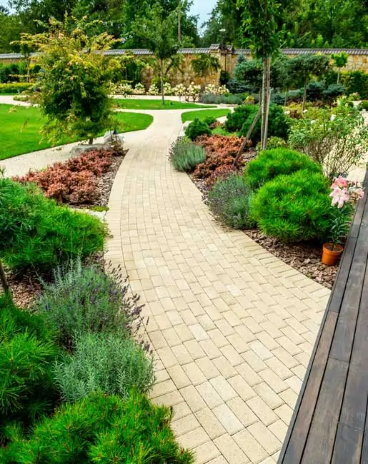 Patio paving in Jacksonville, FL