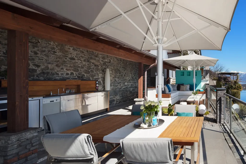 Outdoor Kitchen installation from Outdoorscapes